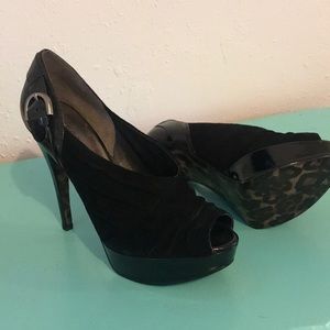 Guess platform suede leopard heels peep toe 9.5